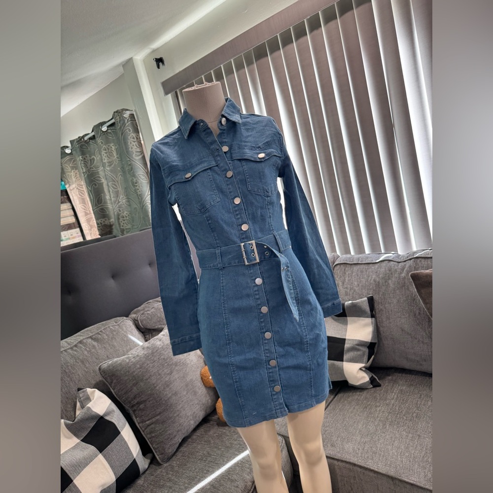 🍒BUNDLE 2 ITEMS FOR $8✨

🌸AMTIOUS long sleeve denim dress✨ - Picture 5 of 10